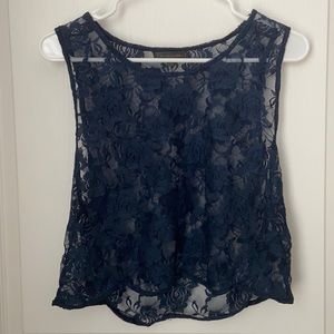 Lace sleeveless blouse
